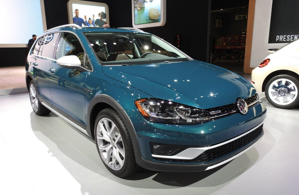 Volkswagen VW Golf Alltrack Offroad Compact Station Wagon Hatchback New York International Show 2019